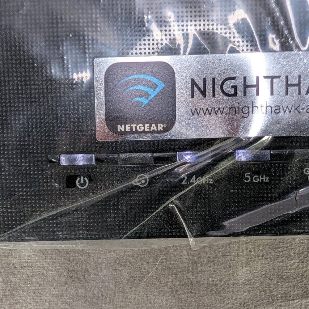 NETGEAR Nighthawk AC1750 Smart WiFi Router R6700v3 Dual Band - Picture 2 of 7